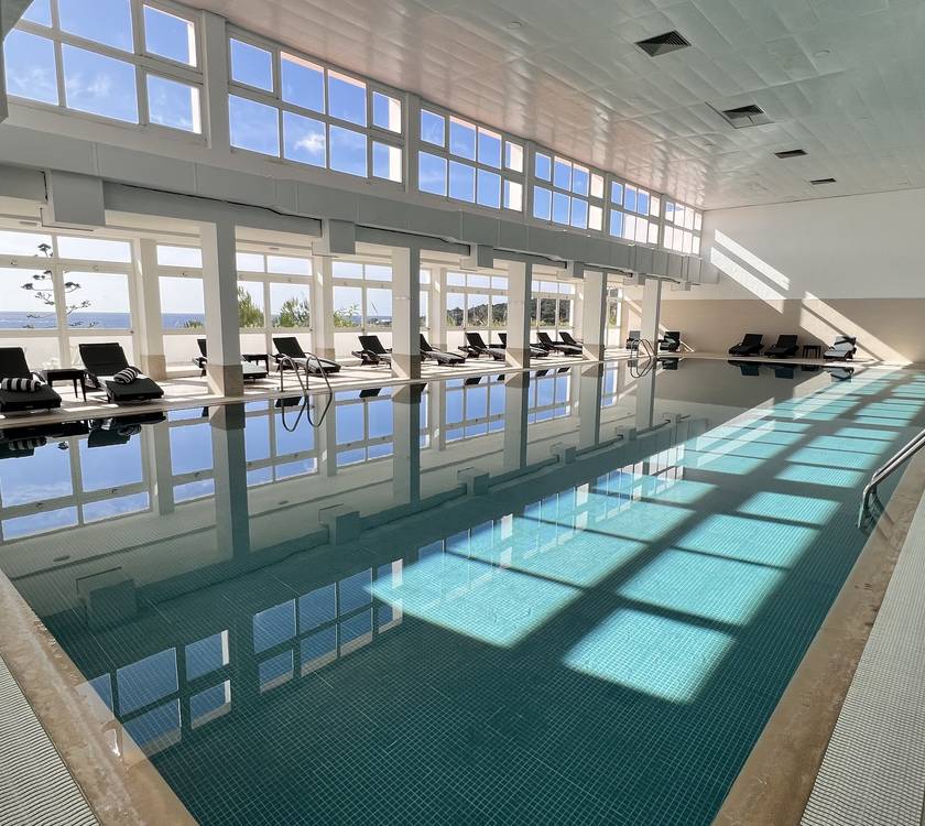 Indoor swimming pool Do Mar Hotel Sesimbra, Portugal